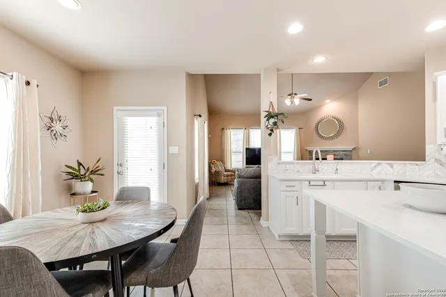 $2,650 | 24735 Buck Creek, San Antonio, TX 78255