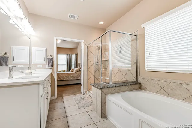 $2,650 | 24735 Buck Creek, San Antonio, TX 78255
