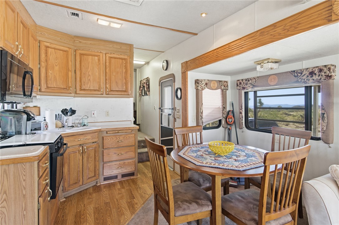 11964 Sherry Road Yucca, AZ 86438 - Photo 12 of 38 Kitchen