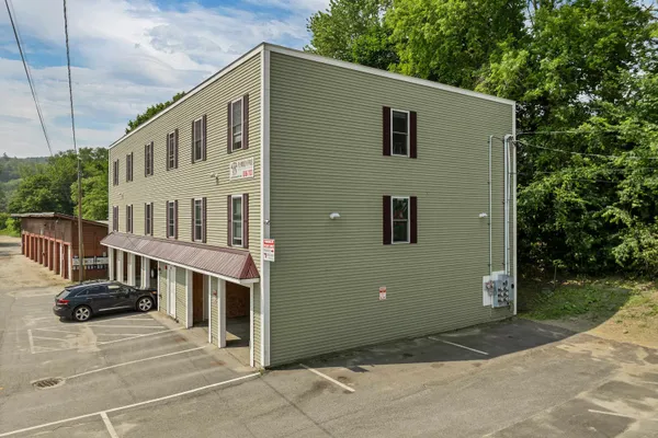 $3,400,000 | 28-29 &42 Railroad & Main Square, Plymouth, NH 03264
