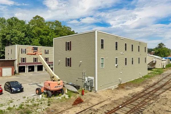 $3,400,000 | 28-29 &42 Railroad & Main Square, Plymouth, NH 03264