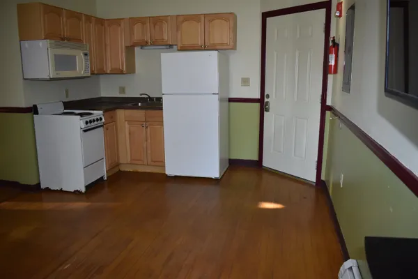 $3,400,000 | 28-29 &42 Railroad & Main Square, Plymouth, NH 03264