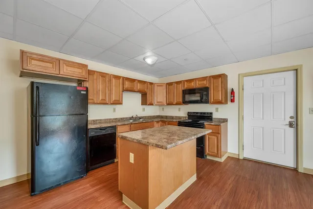 $3,400,000 | 28-29 &42 Railroad & Main Square, Plymouth, NH 03264