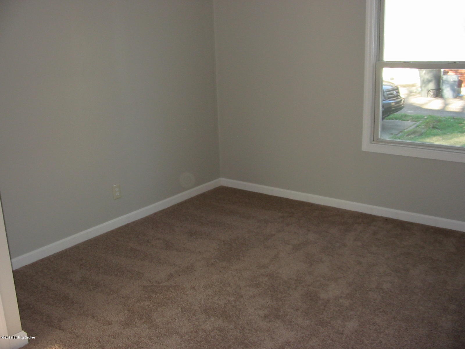 4621 Dover Road Louisville, KY 40216 - Photo 15 of 16 IMG_2883