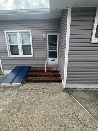 $1,750 | 122 Vreeland Avenue, Clifton, NJ 07011