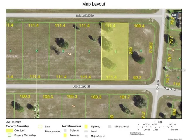 a black and white photo of a bathroom