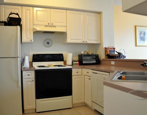 6368 West Sample Road, Unit B 14 Coral Springs, FL 33067 - Photo 6 of 15 Kitchen