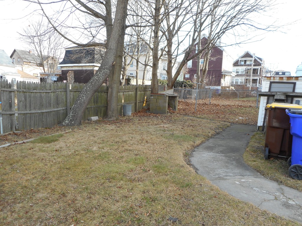 92 Park Street Fall River, MA 02721 - Photo 5 of 27 Gallery Image 5