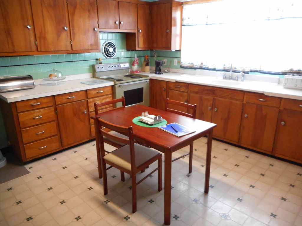92 Park Street Fall River, MA 02721 - Photo 6 of 27 Gallery Image 6
