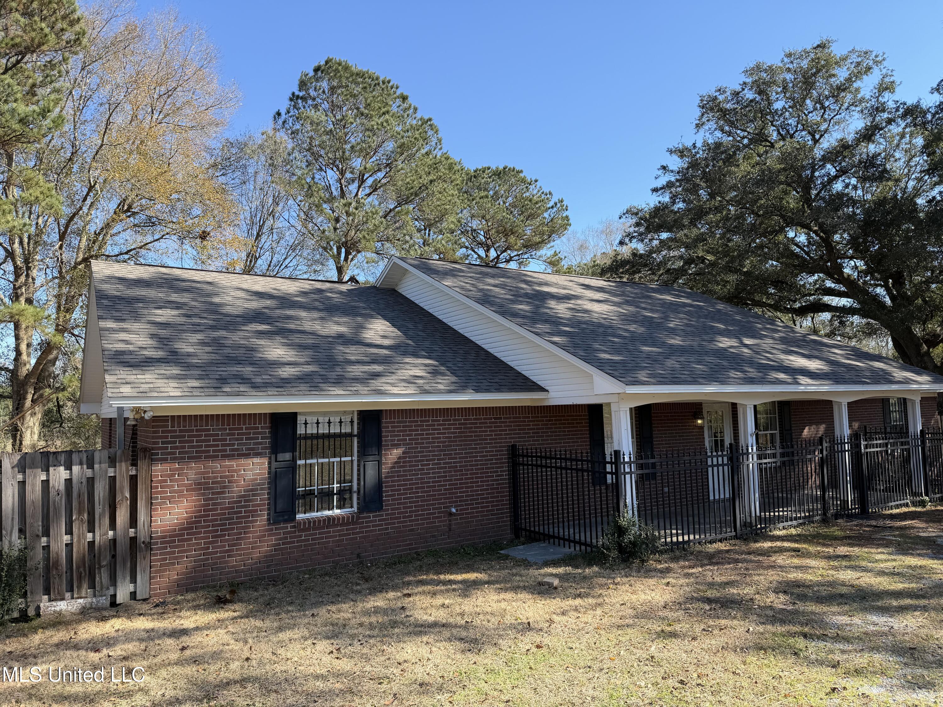 1272 Highway 98 Lucedale, MS 39452 - Photo 2 of 13 1272 Hwy 98, New Roof Photos - IMG_6532