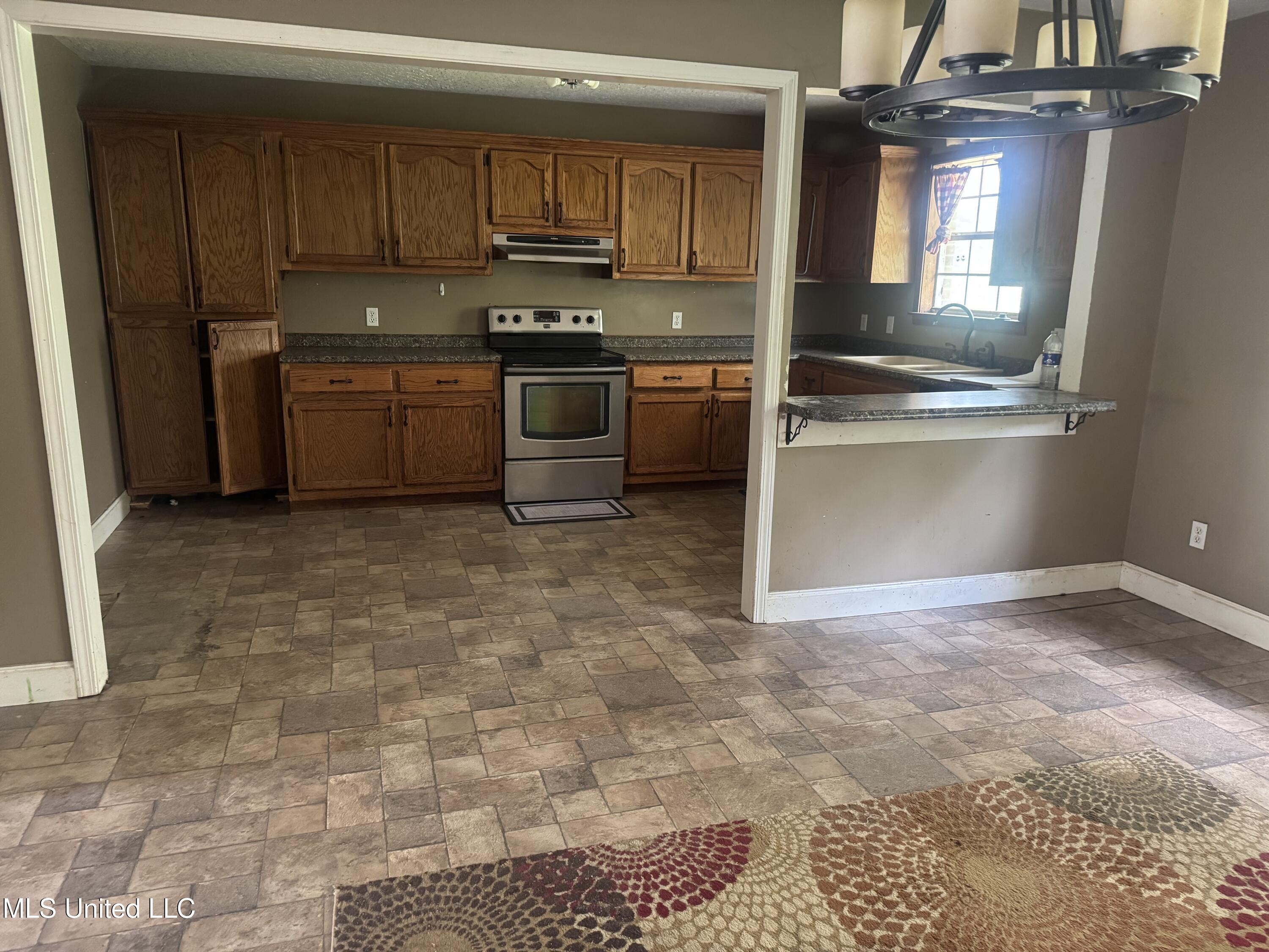 1272 Highway 98 Lucedale, MS 39452 - Photo 9 of 17 IMG_5921