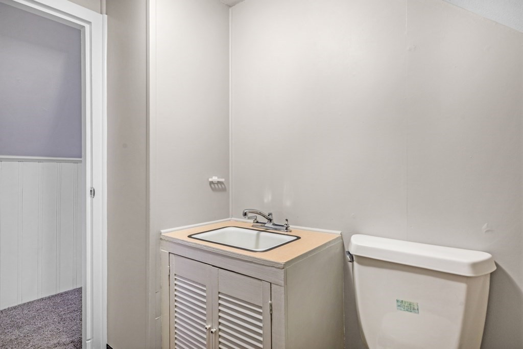 240 Belknap Road Framingham, MA 01701 - Photo 28 of 42 Gallery Image 28