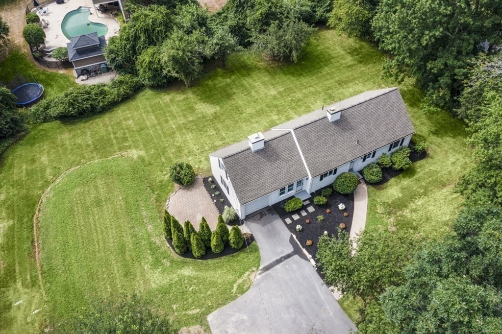 240 Belknap Road Framingham, MA 01701 - Photo 4 of 42 Gallery Image 4