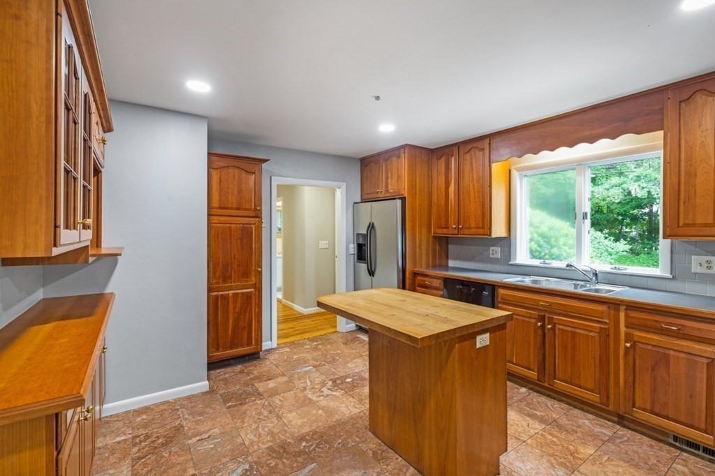 240 Belknap Road Framingham, MA 01701 - Photo 9 of 42 Gallery Image 9