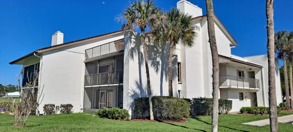 $334,000 | 3500 Twin Lakes Terrace, Unit 206, Fort Pierce, FL 34951