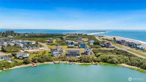 $749,950 | 1019 Wawona Avenue Southeast, Ocean Shores, WA 98569
