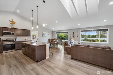 $749,950 | 1019 Wawona Avenue Southeast, Ocean Shores, WA 98569