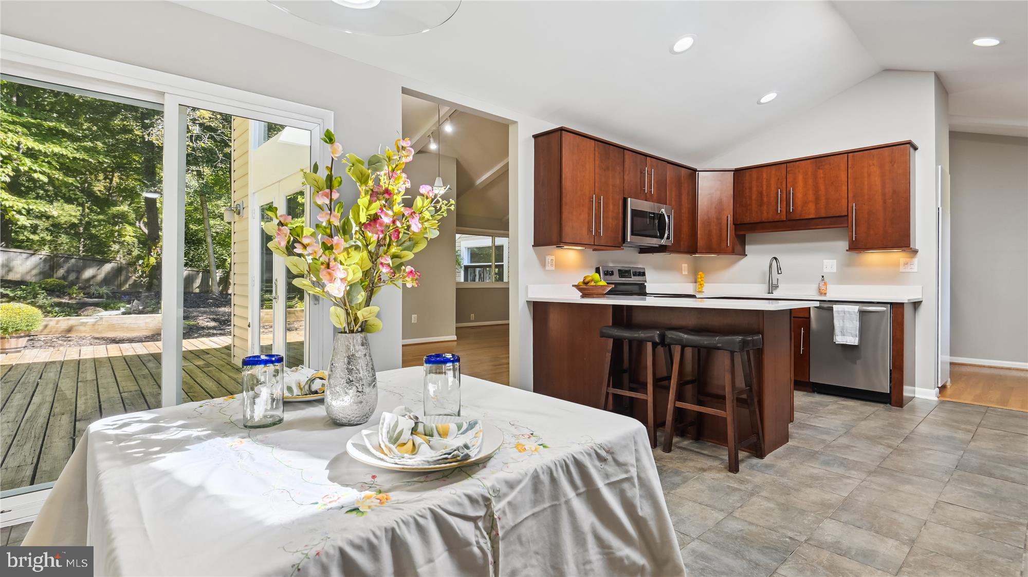 11706 Riders Lane Reston, VA 20191 - Photo 3 of 50 Table Space Kitchen