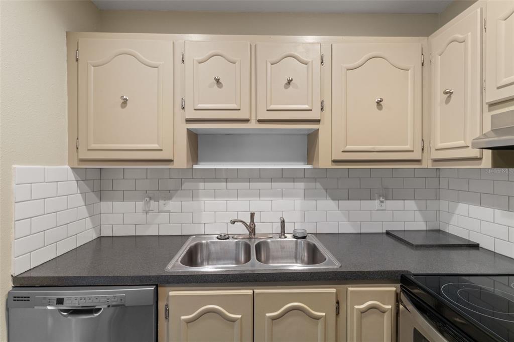 12102 Boynton Lane, Unit B New Port Richey, FL 34654 - Photo 22 of 66