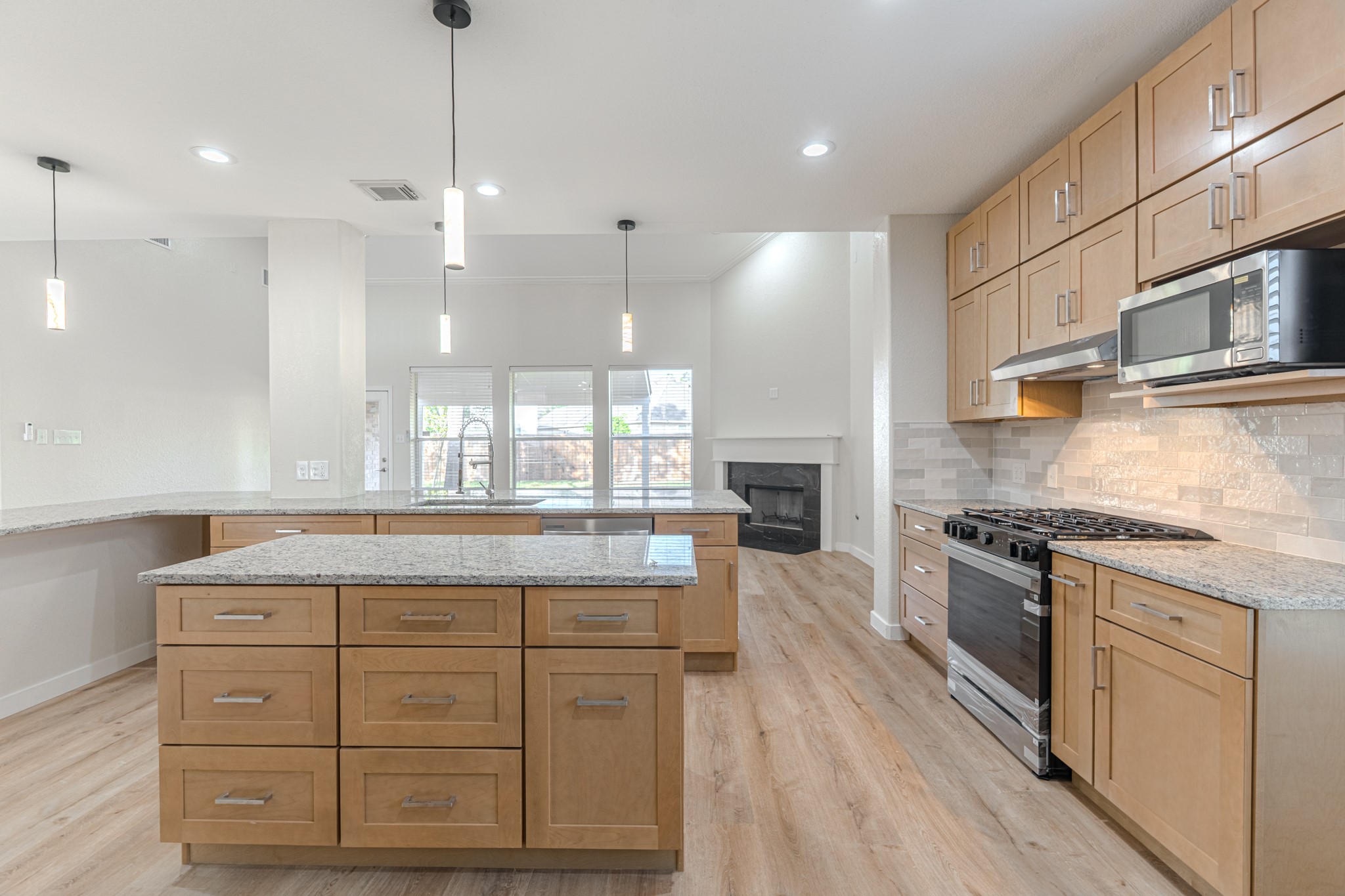 27 Fraiser Fir Place Spring, TX 77389 - Photo 1 of 43