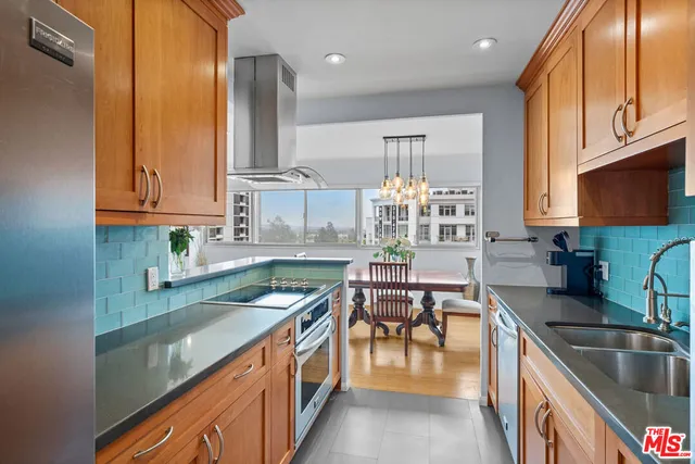 $799,000 | 10701 Wilshire Boulevard, Unit 503, Los Angeles, CA 90024