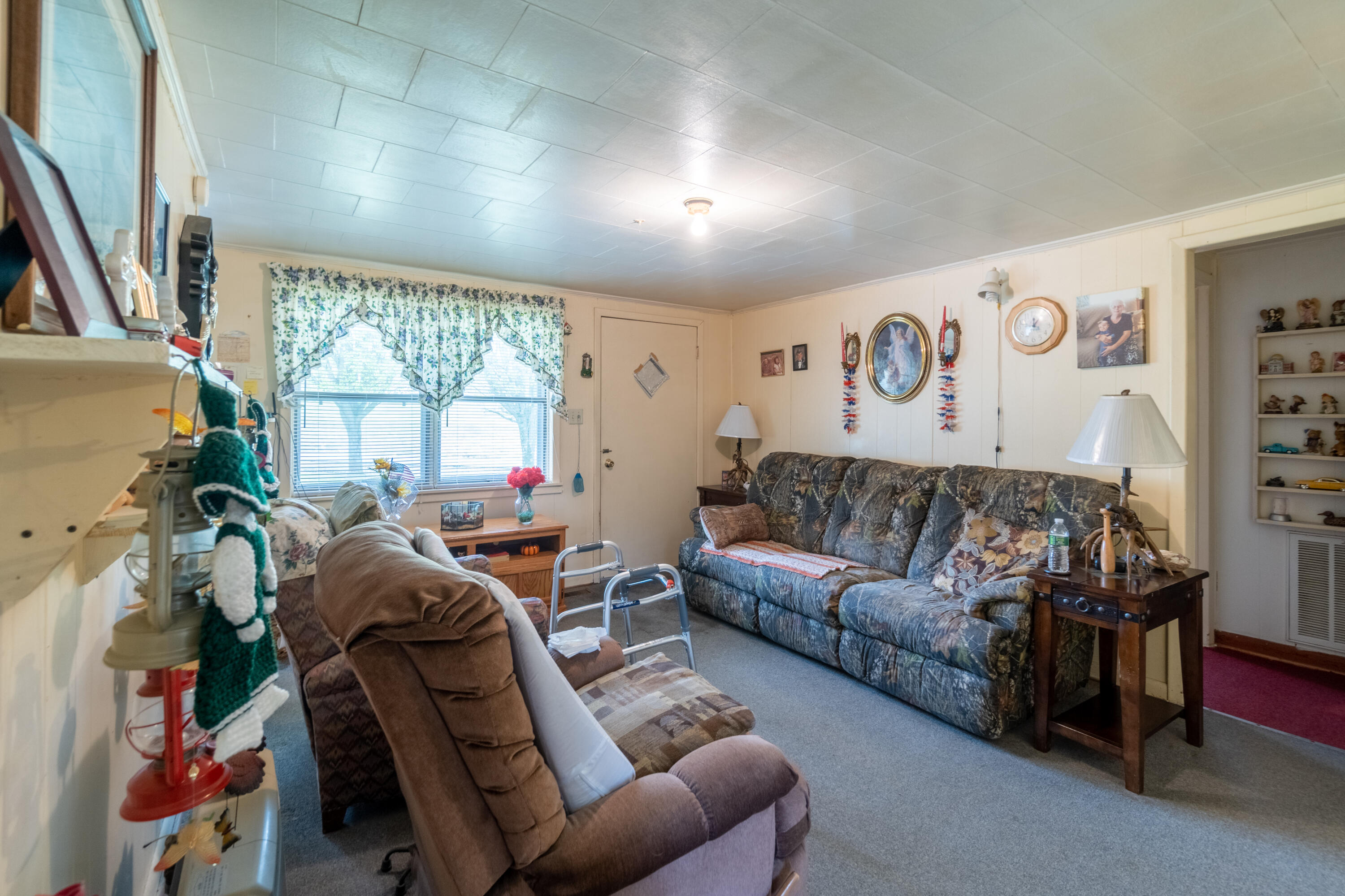 1660 Rock Quarry Road Afton, TN 37616 - Photo 9 of 32 living room