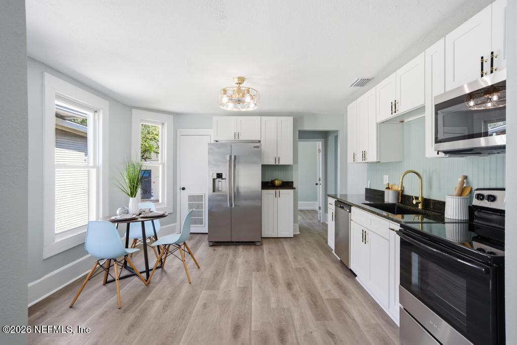 1825 Perry Street Jacksonville, FL 32206 - Photo 11 of 80 Naturally lit kitchen