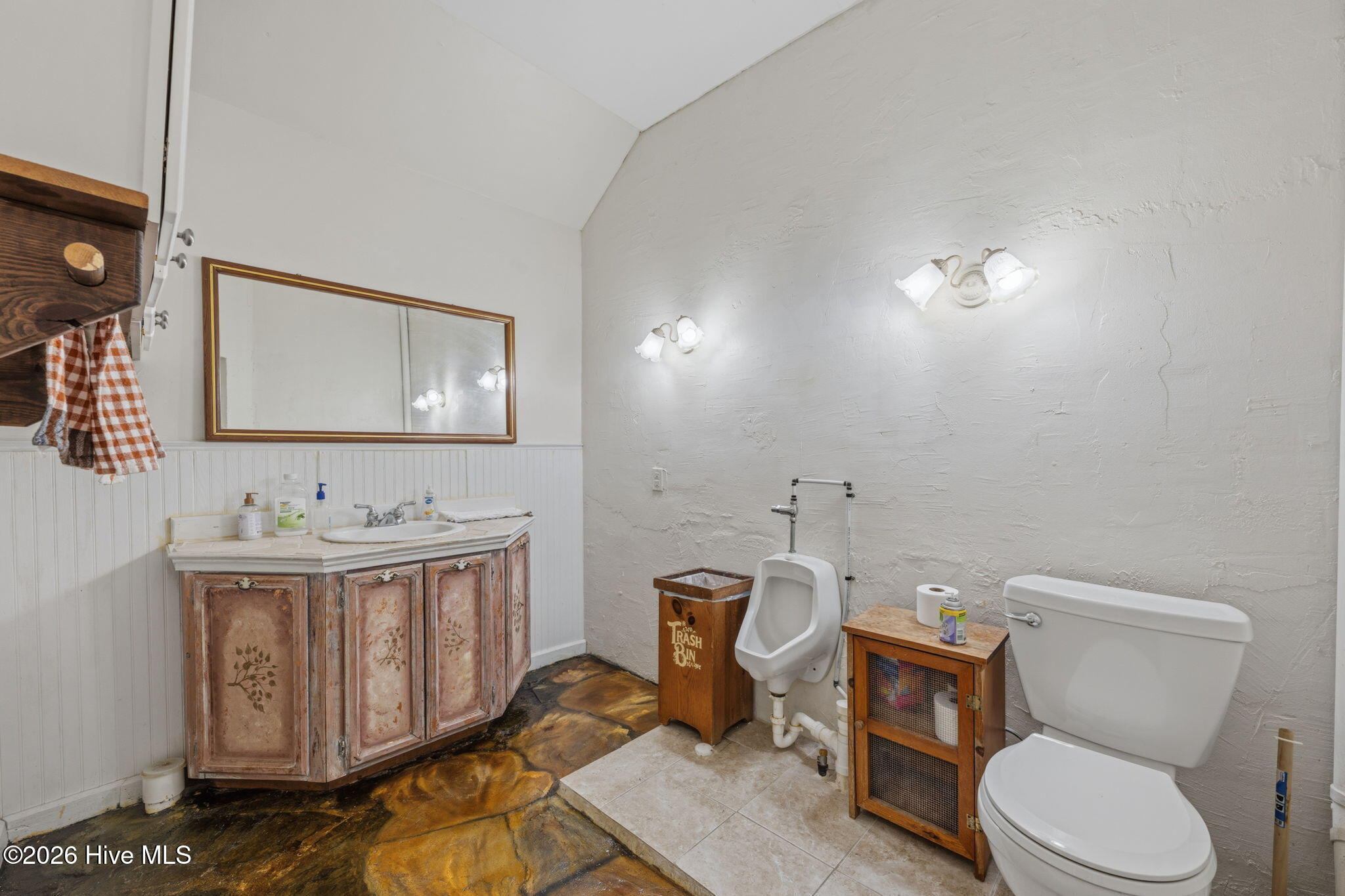 362 Lee's Chapel Road Pollocksville, NC 28573 - Photo 20 of 81 Half Bath in Kitchen and Dining Room Area