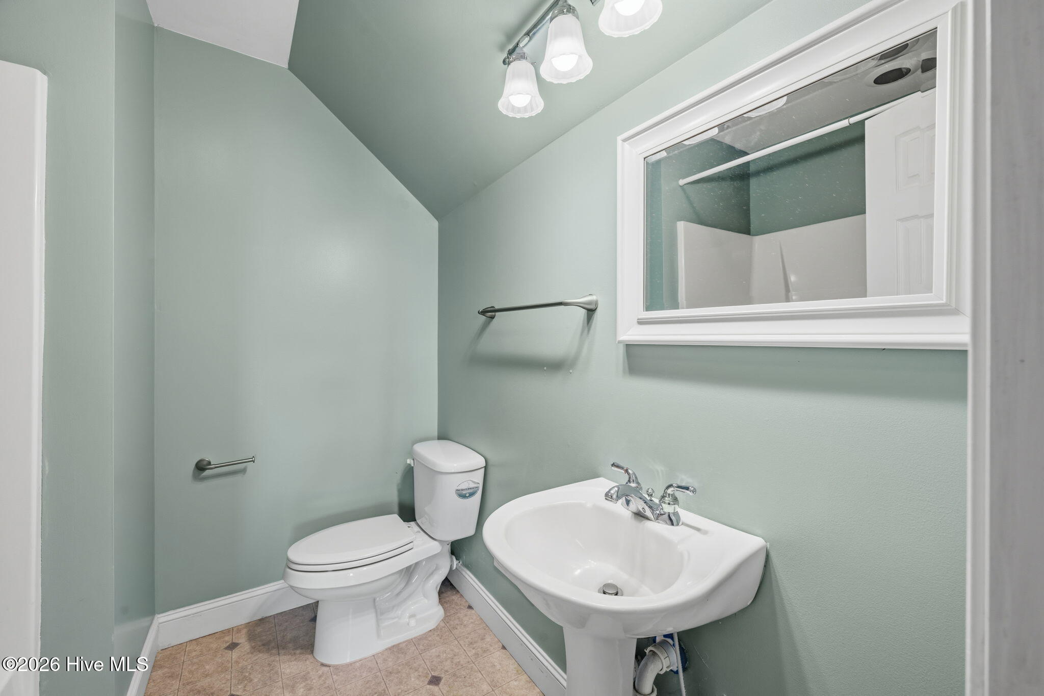 362 Lee's Chapel Road Pollocksville, NC 28573 - Photo 38 of 81 Bonus Room Bath