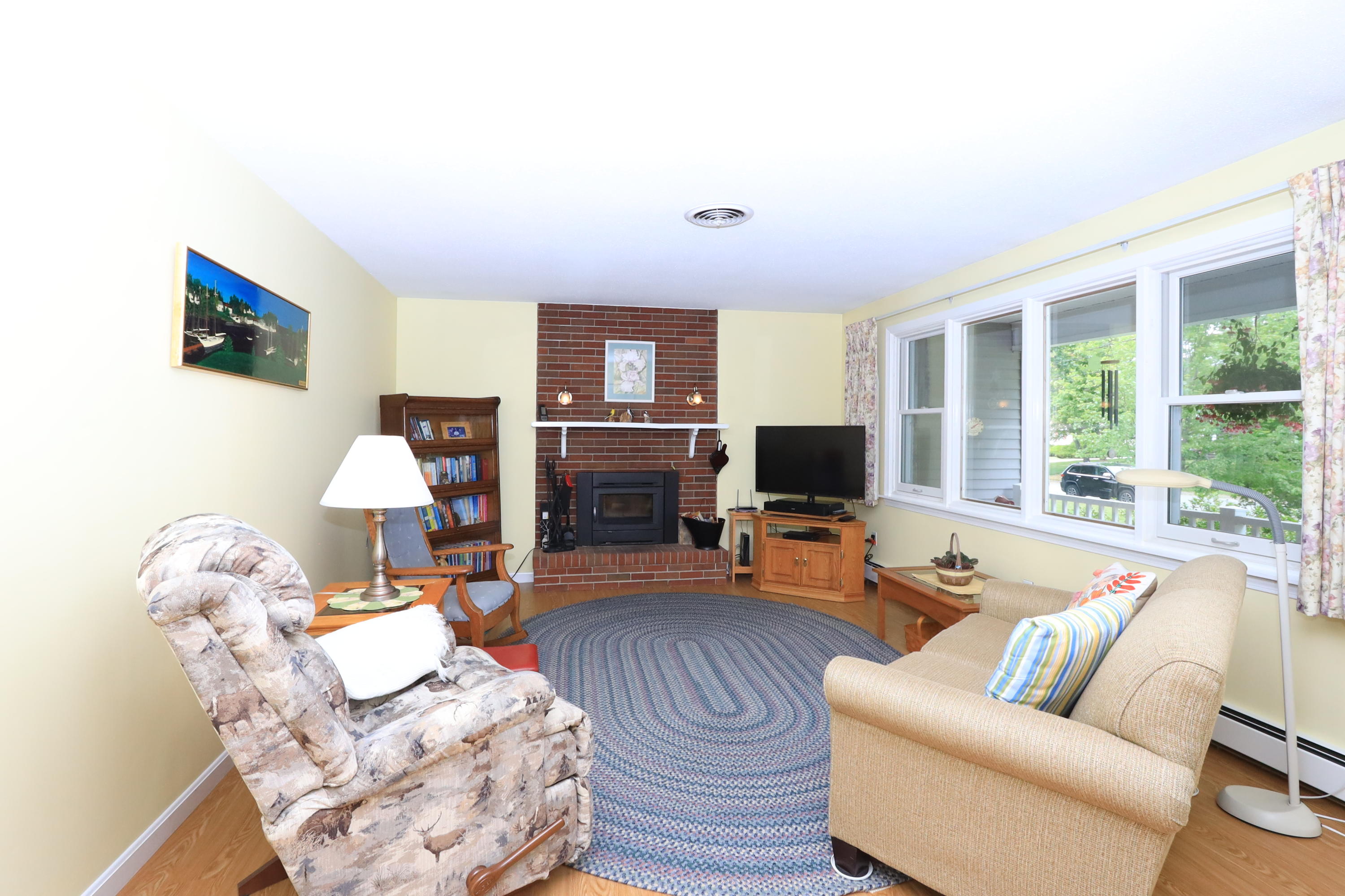53 Alan A Dale Road Brewer, ME 04412 - Photo 15 of 38 15 Living Room
