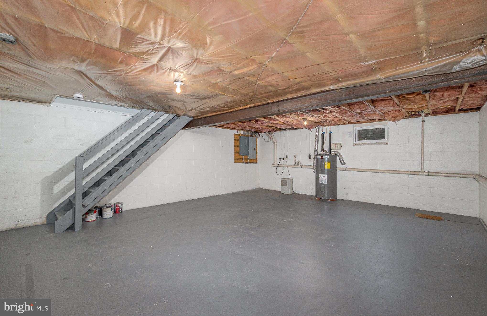 1638 Chadwick Circle Lancaster, PA 17603 - Photo 22 of 25 a view of a hallway with stairs