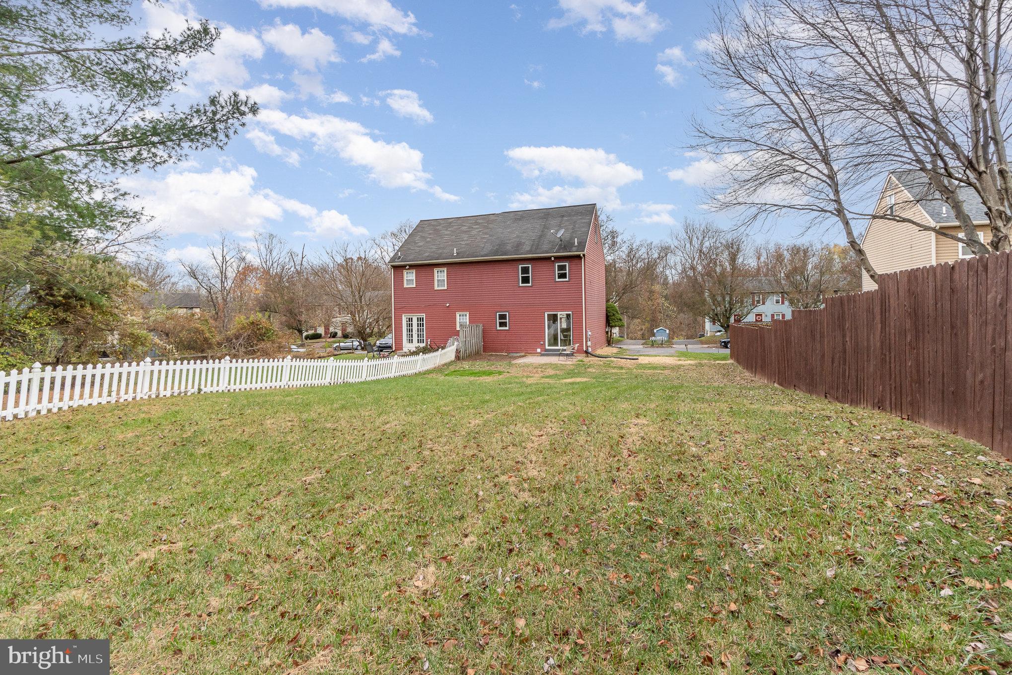 1638 Chadwick Circle Lancaster, PA 17603 - Photo 25 of 25 a view of a big yard with a house