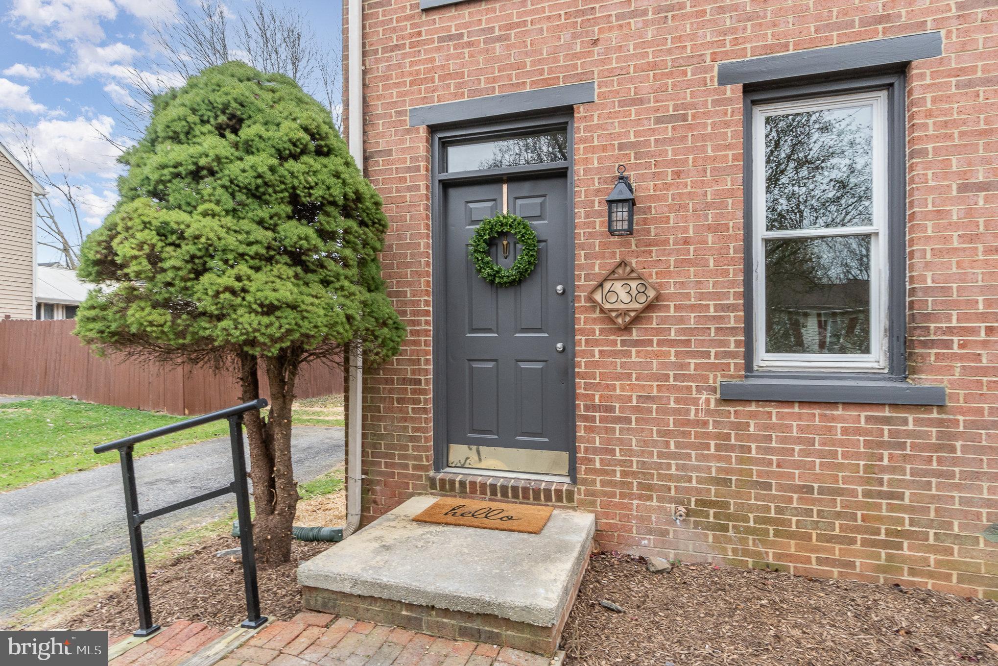 1638 Chadwick Circle Lancaster, PA 17603 - Photo 3 of 25 a front view of a house with garden