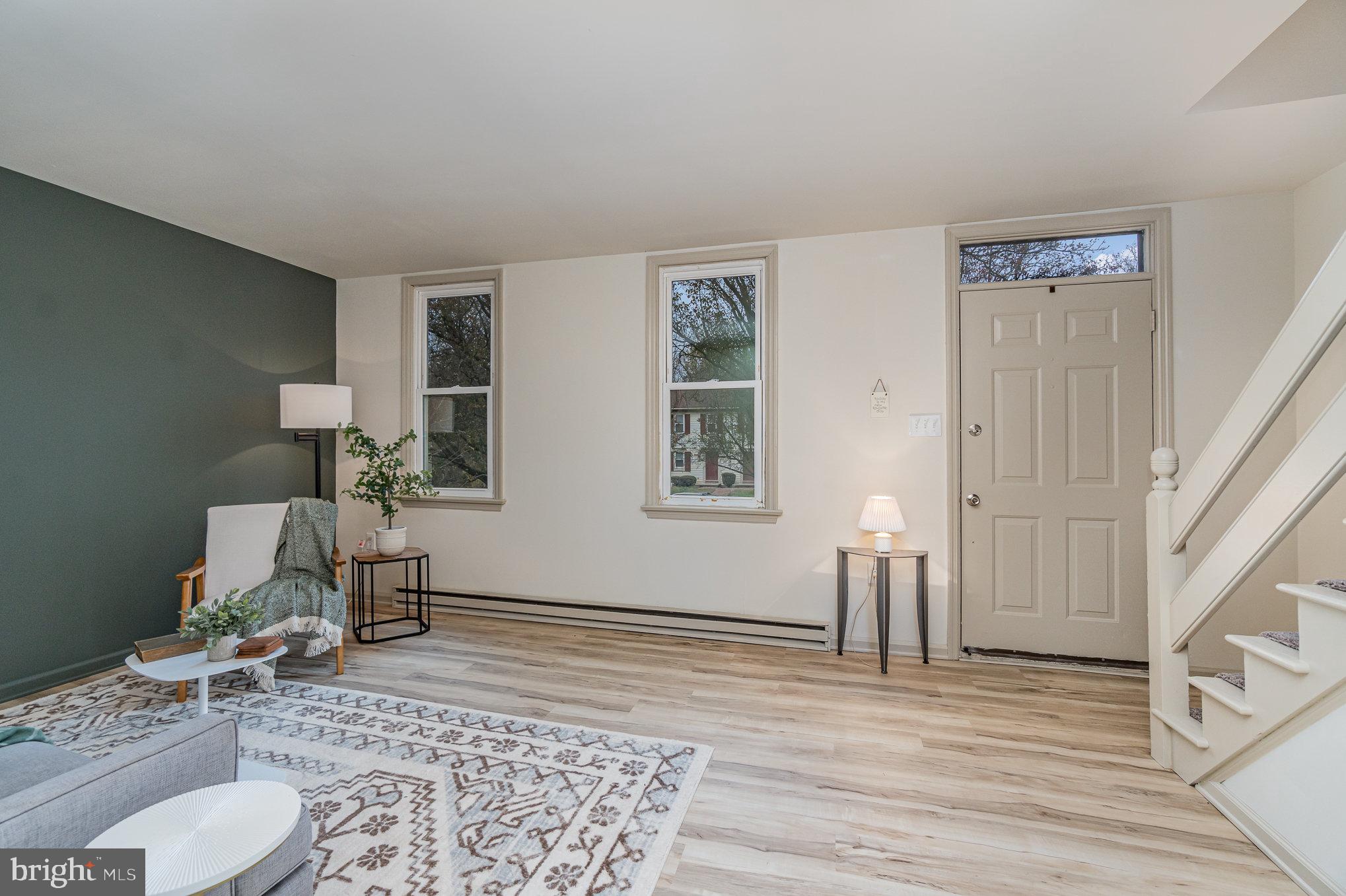 1638 Chadwick Circle Lancaster, PA 17603 - Photo 4 of 25 a living room with furniture and a rug