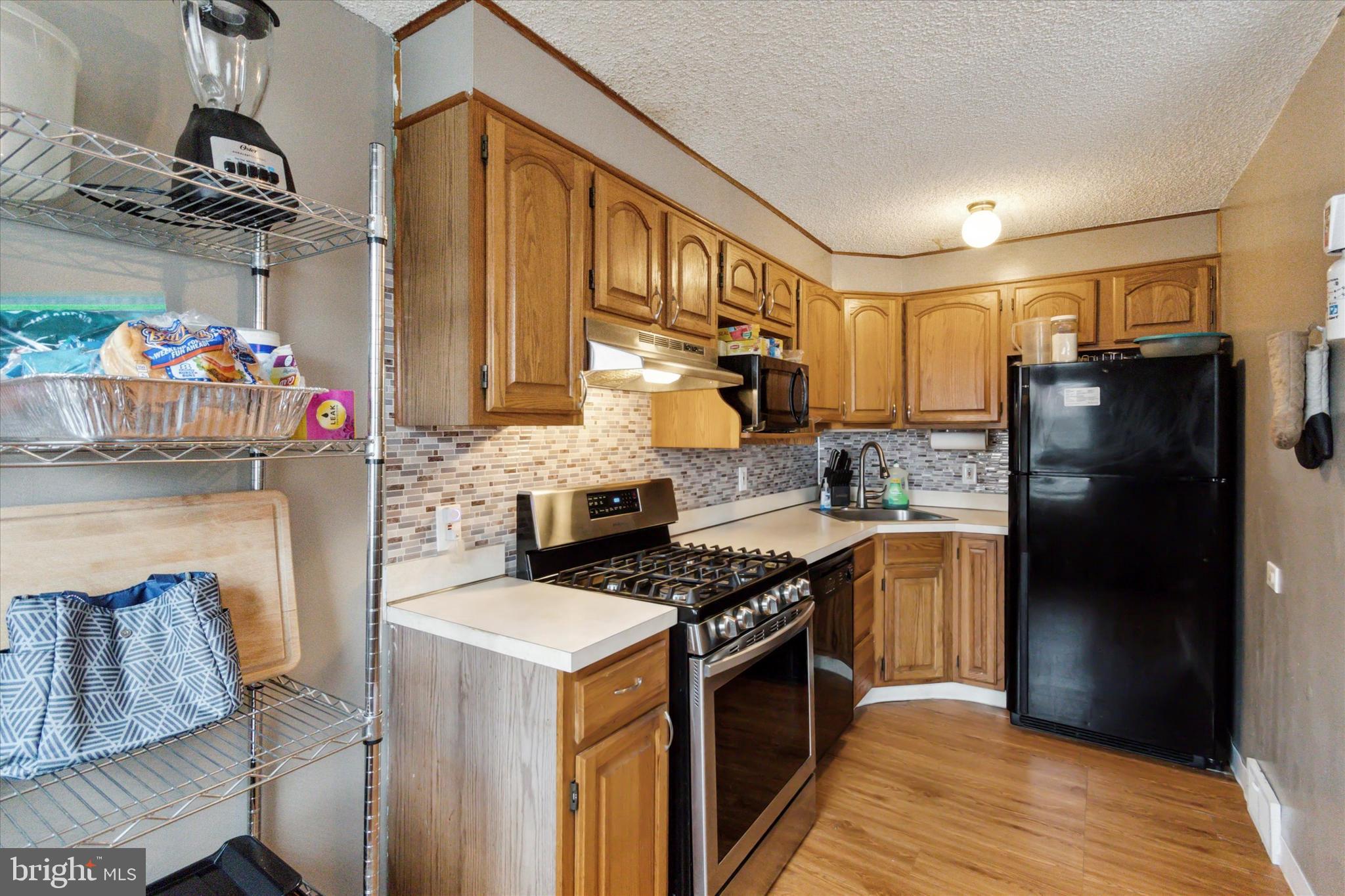 2064 Heather Road Folcroft, PA 19032 - Photo 5 of 15 Kitchen