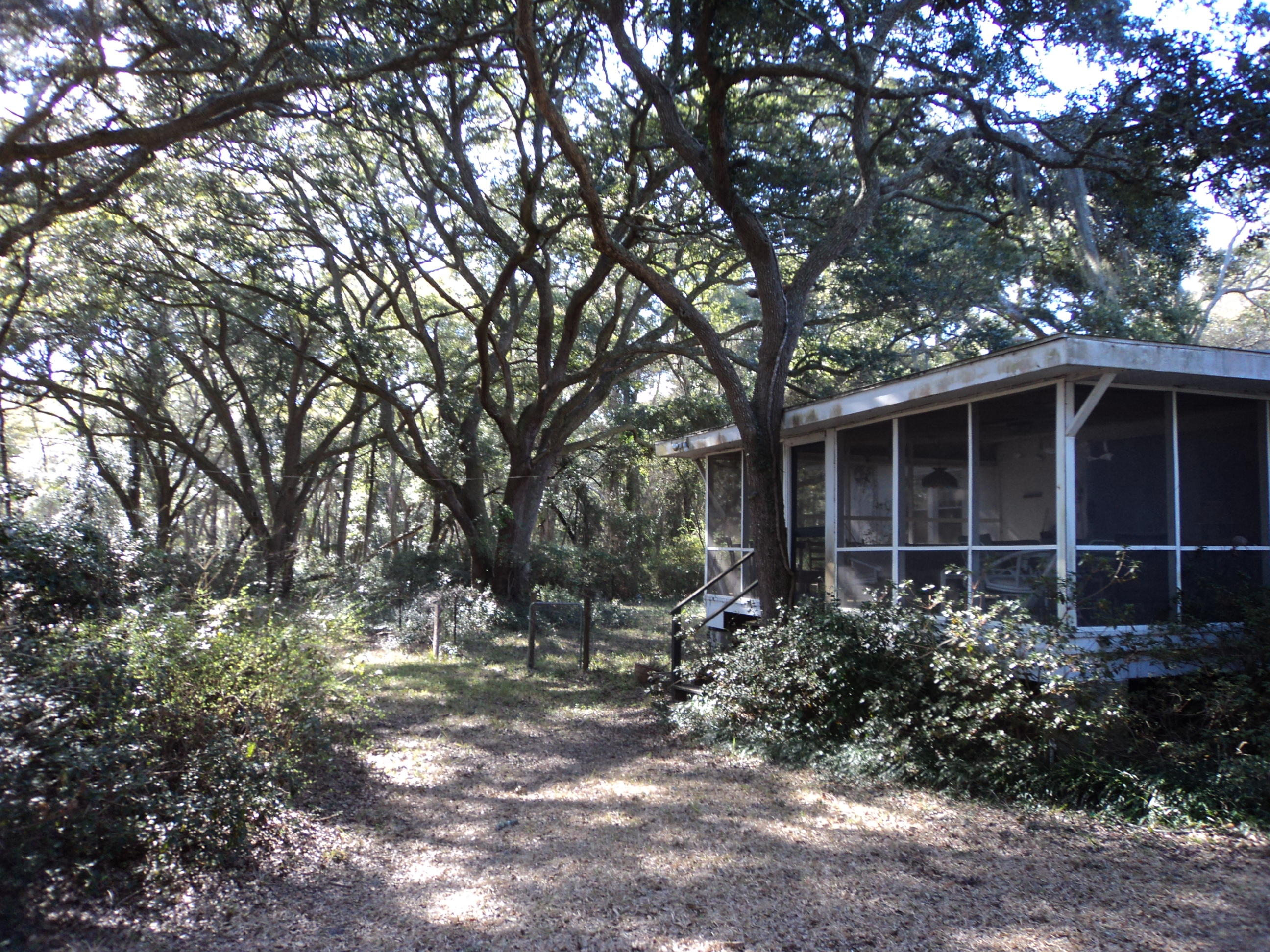 2547 Cherry Point Road Wadmalaw Island, SC 29487 - Photo 12 of 13 024.JPG