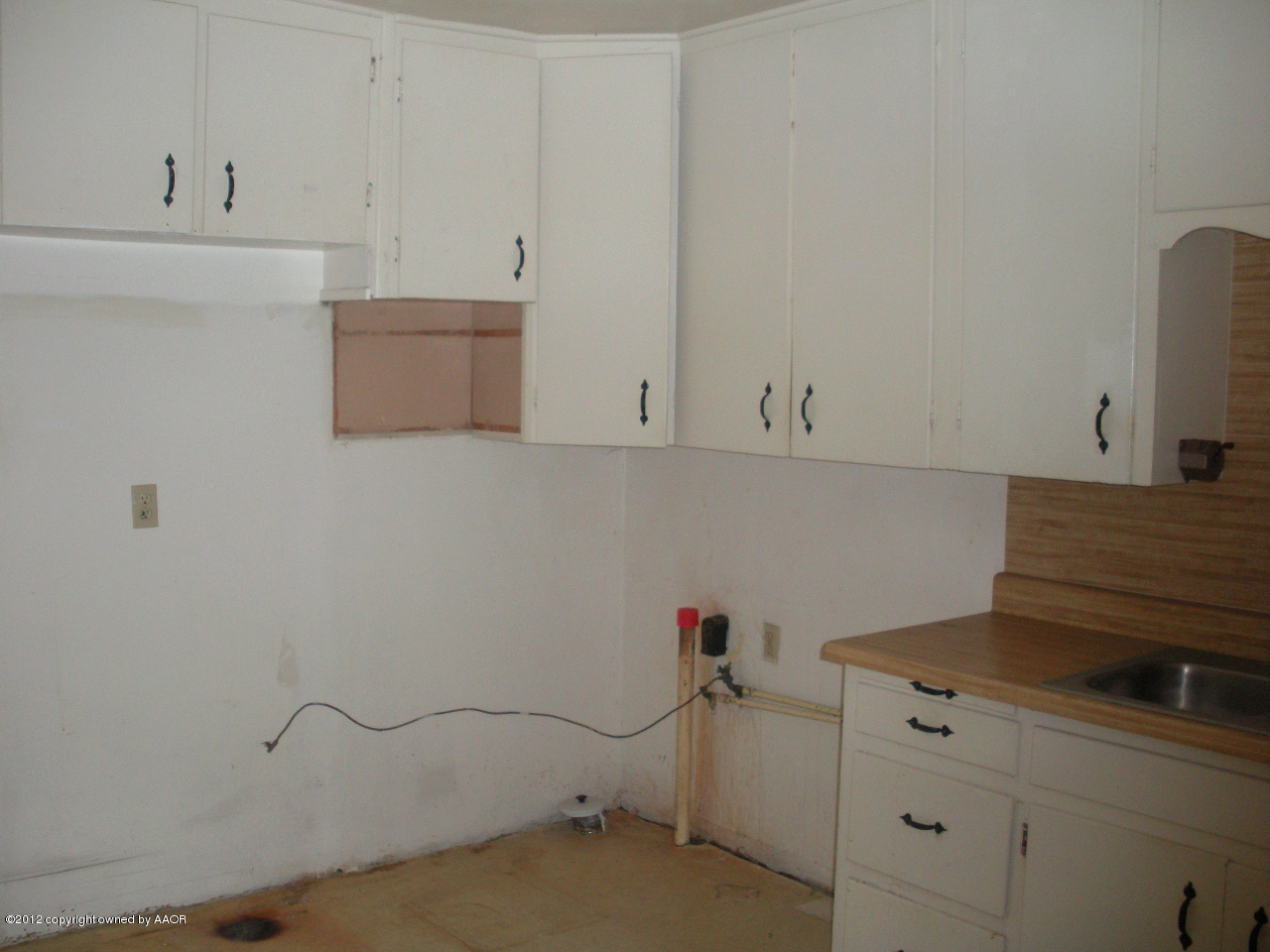 4618 Crockett Street Amarillo, TX 79110 - Photo 12 of 18 kitchen
