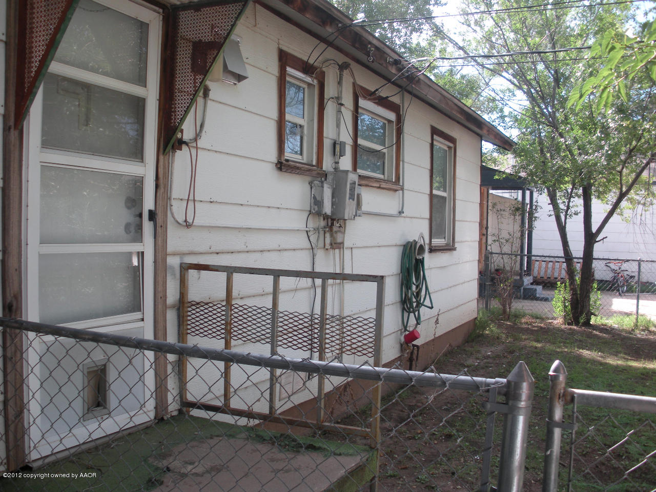 4618 Crockett Street Amarillo, TX 79110 - Photo 3 of 18 back of house