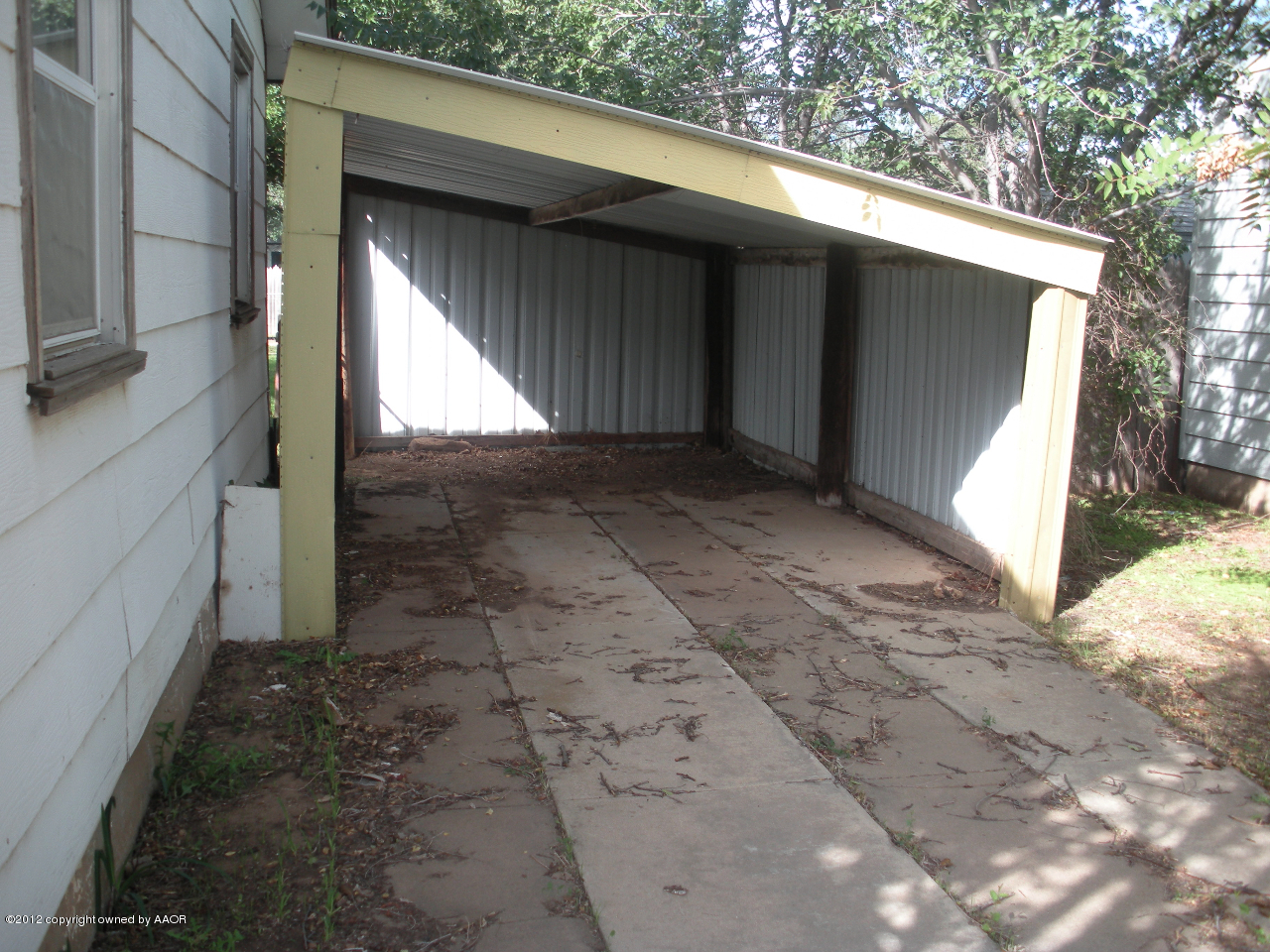 4618 Crockett Street Amarillo, TX 79110 - Photo 5 of 18 carport