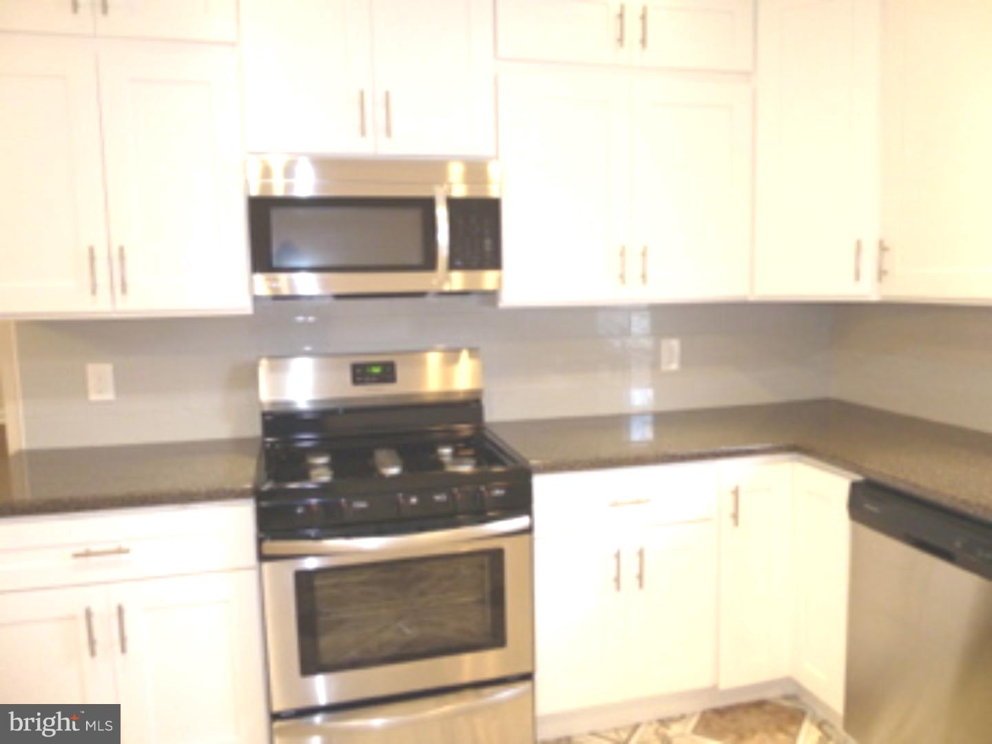 1825 Ashley Road Philadelphia, PA 19126 - Photo 9 of 22 Kitchen