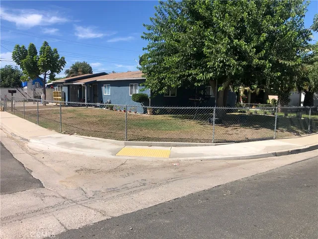 a view of a house with swimming pool