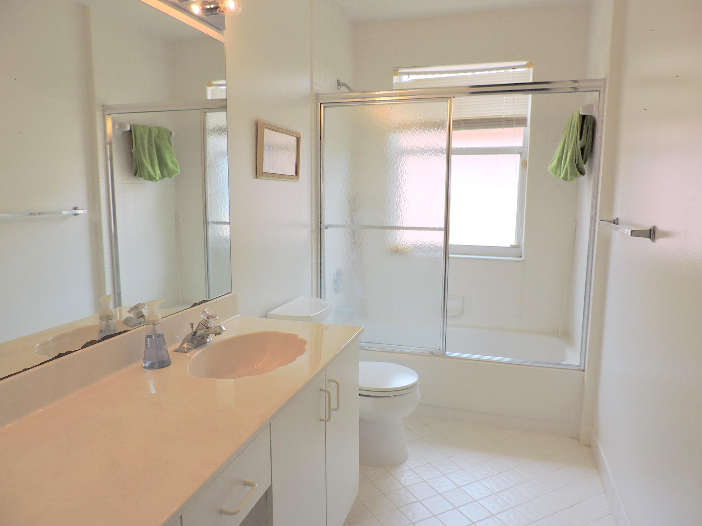 7410 Panache Way Boca Raton, FL 33433 - Photo 24 of 28 Guest bathroom