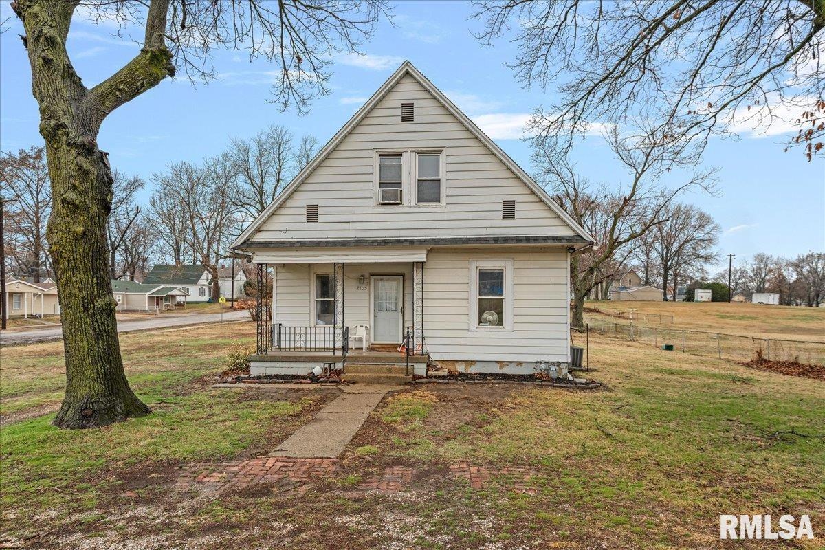2105 Elizabeth Street Springfield, IL 62702 - Photo 1 of 35