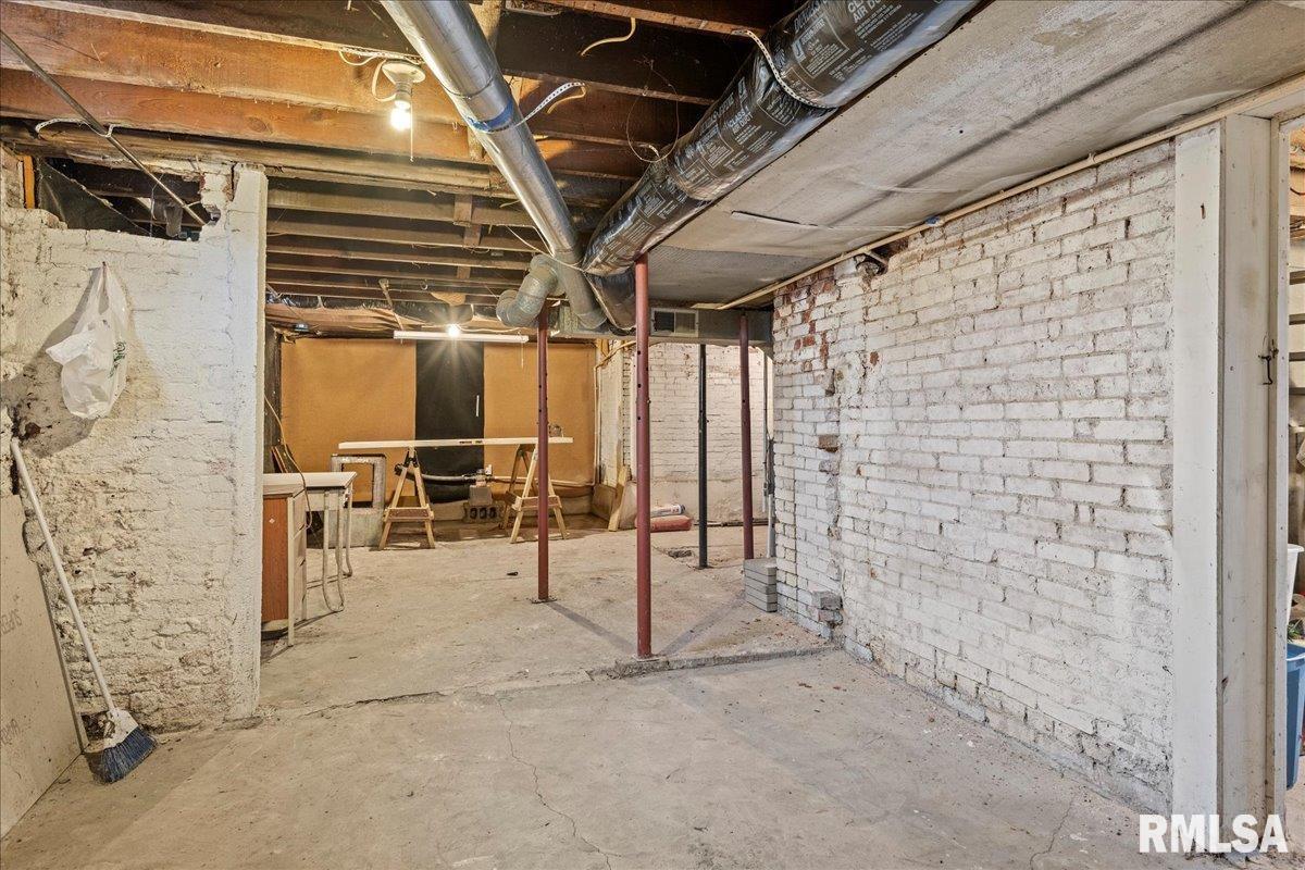 2105 Elizabeth Street Springfield, IL 62702 - Photo 27 of 35