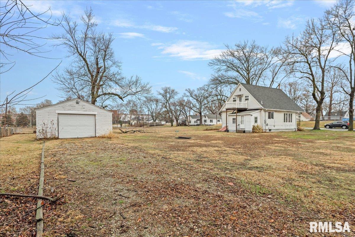 2105 Elizabeth Street Springfield, IL 62702 - Photo 32 of 35