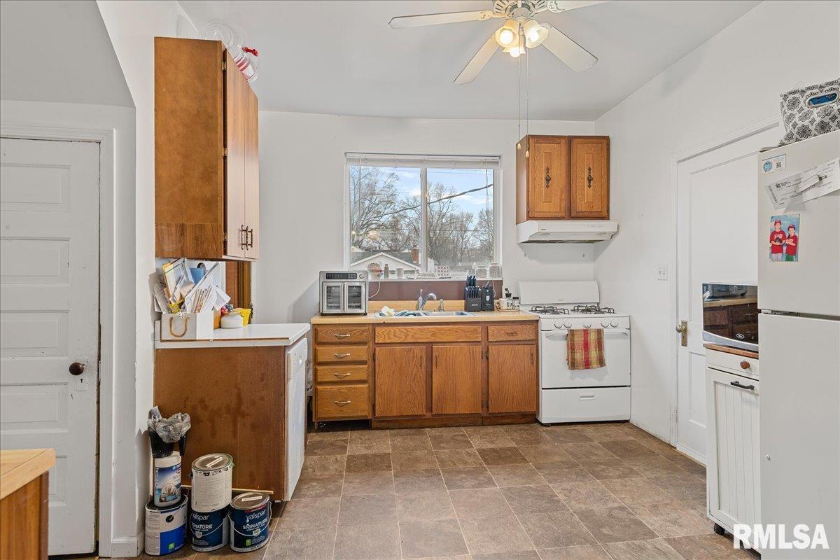 2105 Elizabeth Street Springfield, IL 62702 - Photo 10 of 35