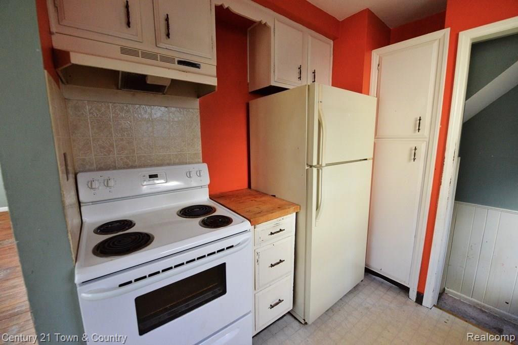 2713 South Rochester Road Royal Oak, MI 48073 - Photo 3 of 21 Kitchen