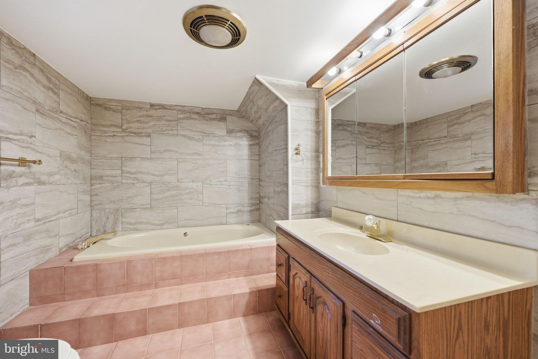 8413 Rugby Road Manassas, VA 20111 - Photo 29 of 32 Lower Level Full Bath