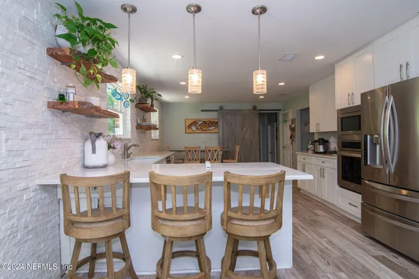 $2,500 | 8369 Bascom Road, Jacksonville, FL 32216