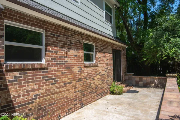 $2,500 | 8369 Bascom Road, Jacksonville, FL 32216